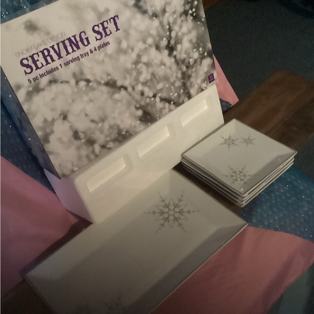 Serving Set snowflake design